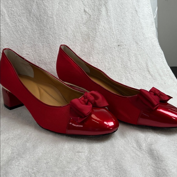 J. Renee, Elegant Red Bow Women's Shoes - Picture 2 of 8
